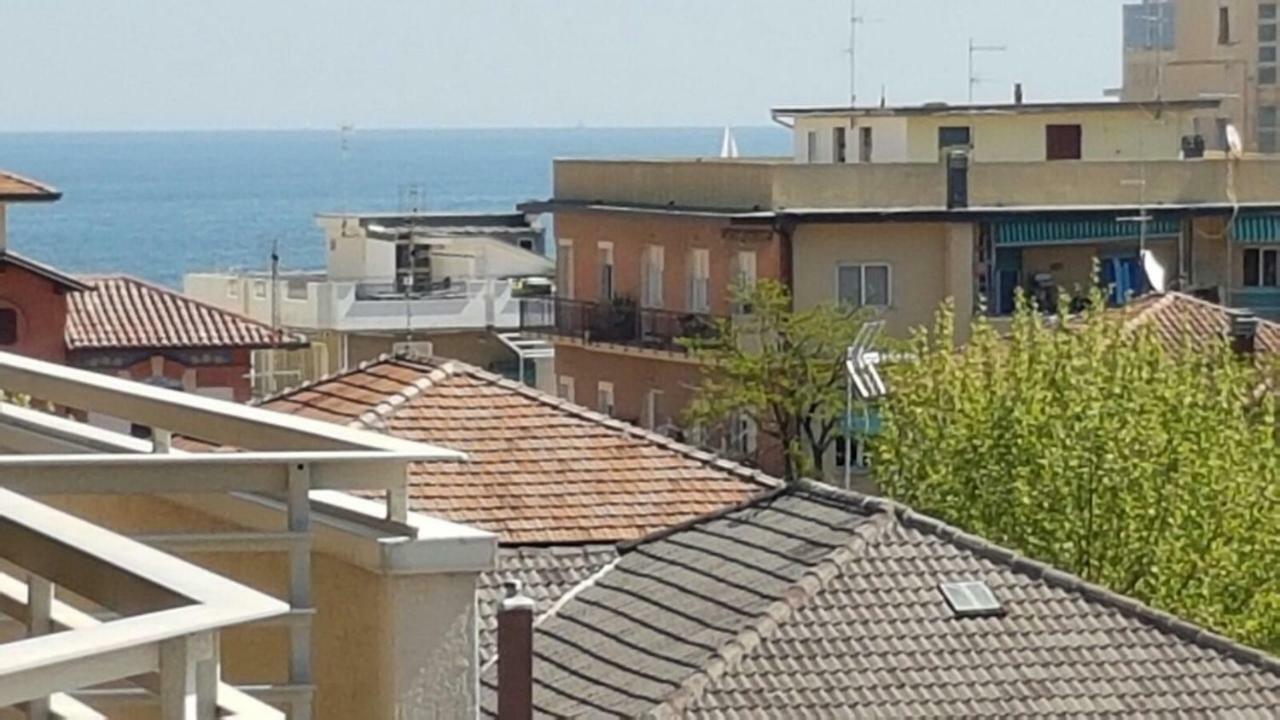 Domus Maris Viserba, Spiagge E Centro A 100 Mt, Promo Maggio Fiera Macfrut, Fieravicola, Expo Dental, Meeting Rimini Exterior foto